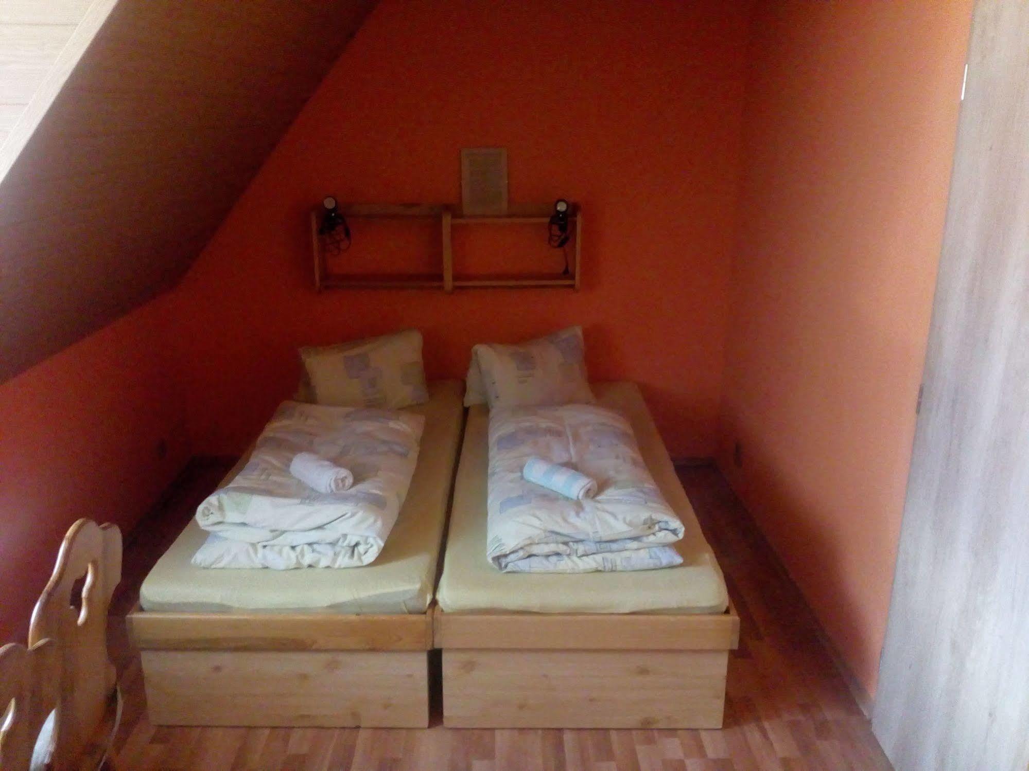 Penzion Lestiny Экстерьер фото